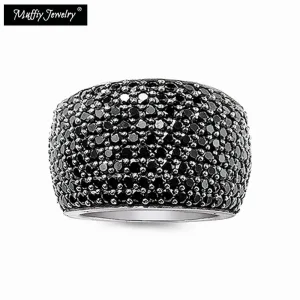 Bague Cocktail Pavée De Zircones Noires Unisexe